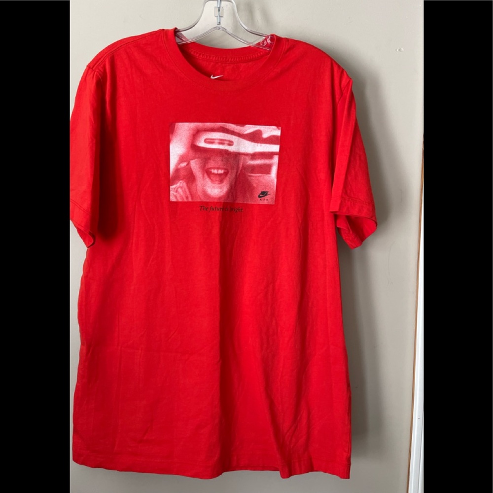 The Nike Tee EUC